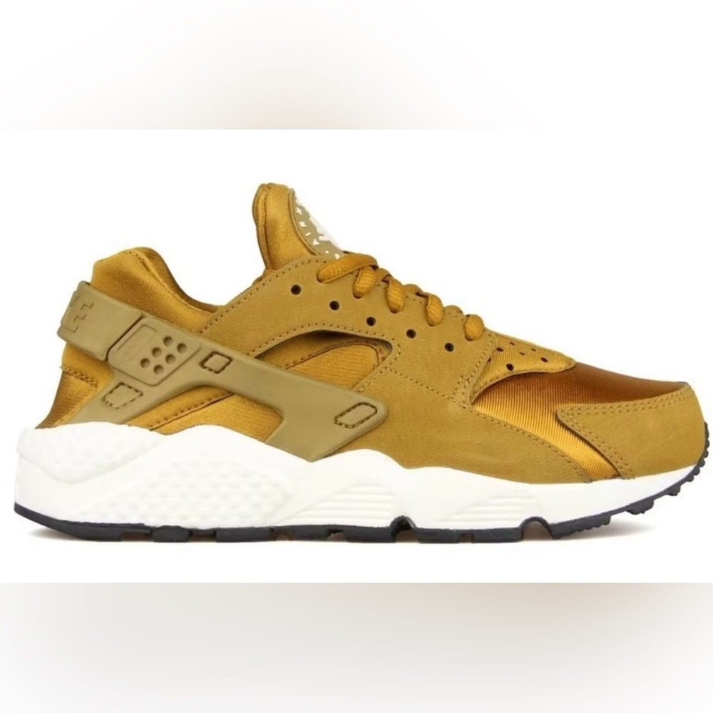 Nike Gold Huaraches, very rare sneakers with White Accents